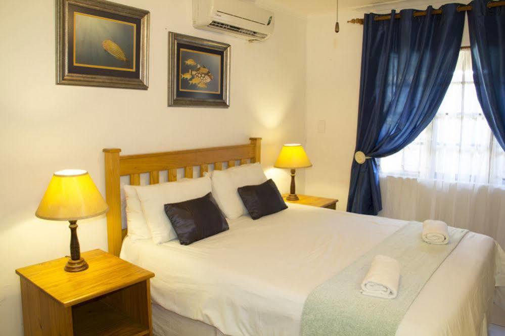 Aristo Manor Hotel Richards Bay Exterior photo