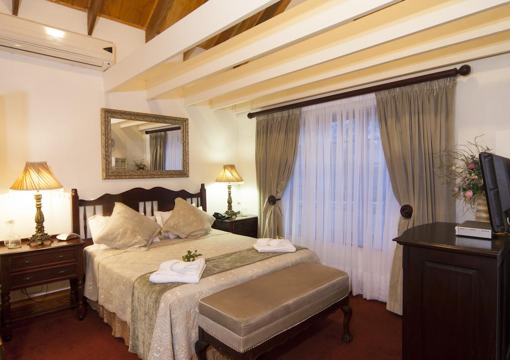 Aristo Manor Hotel Richards Bay Exterior photo