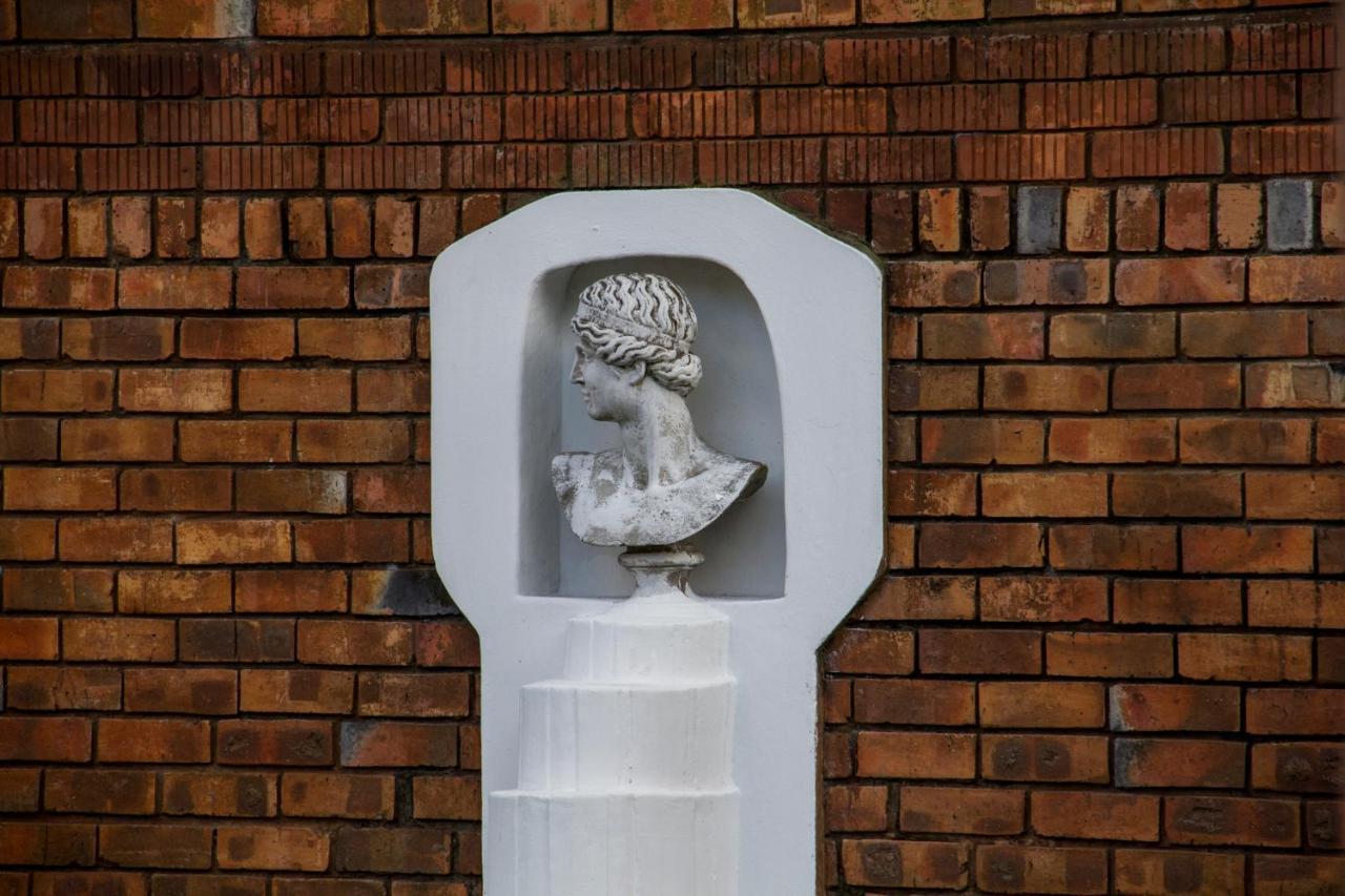 Aristo Manor Hotel Richards Bay Exterior photo